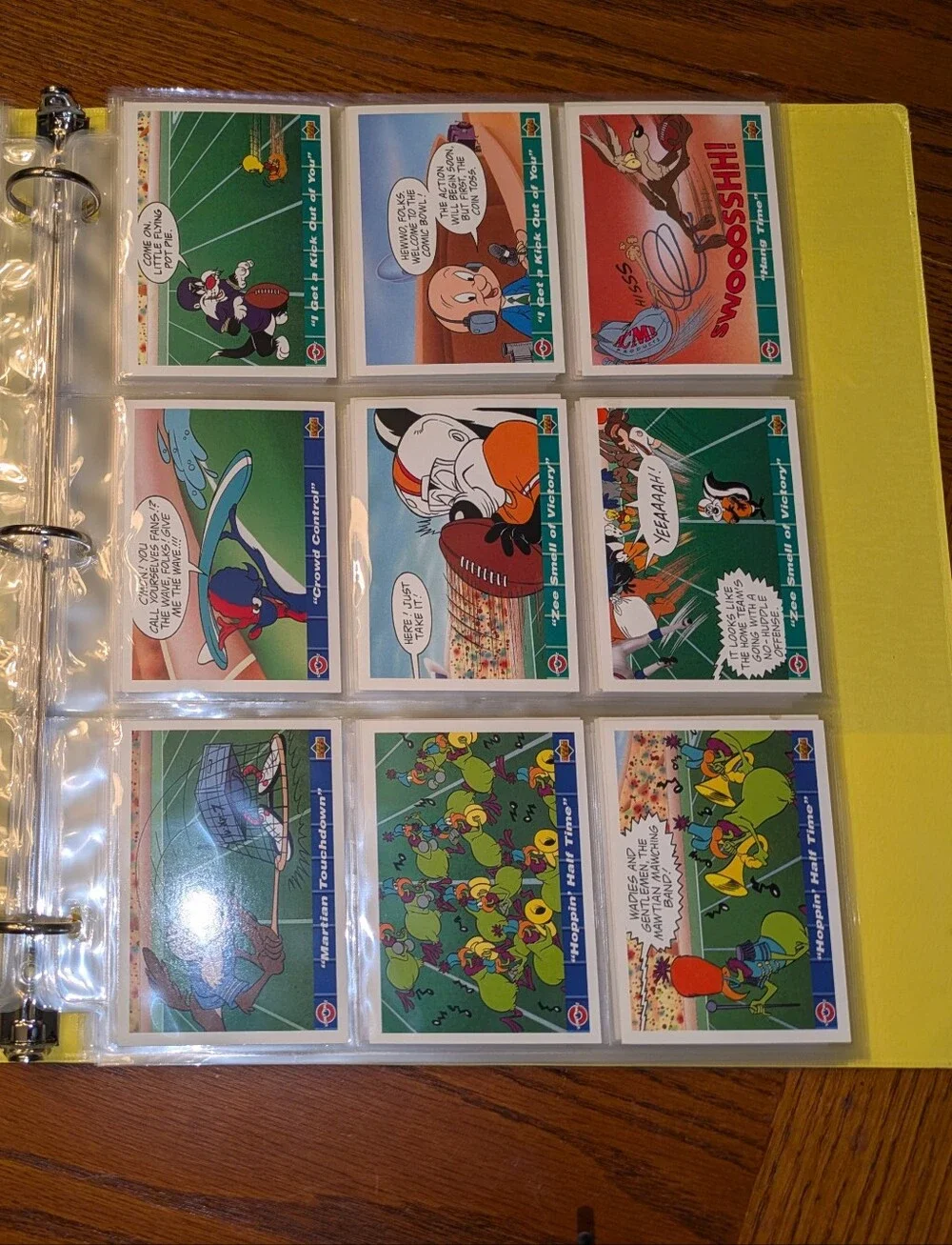 100 Looney Tunes NFL Cards Binder 🔥 1992 Upper Deck Comic Ball Football Colle
